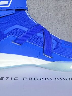 APL SUPER FUTURE - COBALT/WHITE Performance Trainer